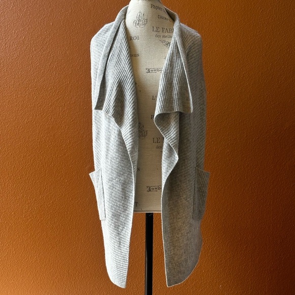 Knyt & Lynk Light Gray Tweed Cashmere Waterfall Front Sweater Vest Small EUC! - Picture 2 of 5